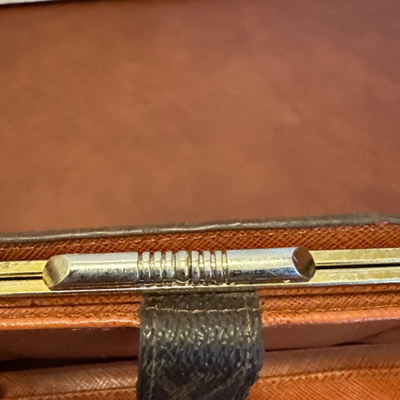 Louis Vuitton Classic Monogram Vintage Wallet - Picture 8 of 16